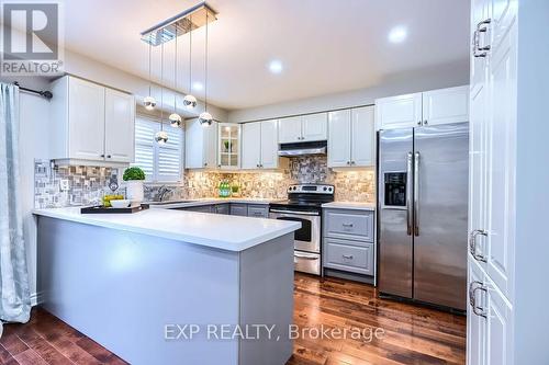 247 Featherstone Road, Milton, ON - Indoor Photo Showing Kitchen With Stainless Steel Kitchen With Upgraded Kitchen