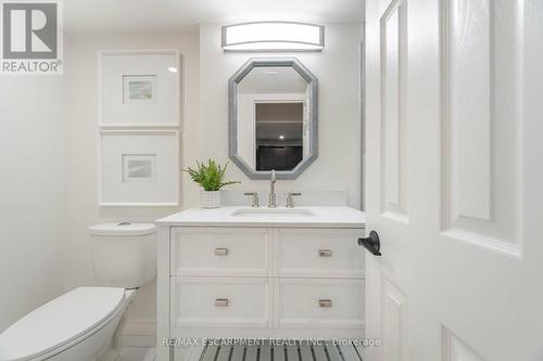 3150 Bentworth Drive, Burlington, ON - Indoor Photo Showing Bathroom