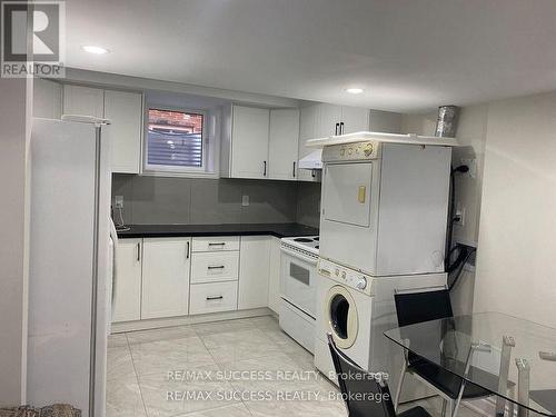 3246 Magwood Road, Mississauga, ON - Indoor Photo Showing Laundry Room