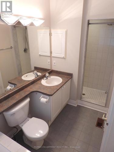 123 - 710 Spring Gardens Road, Burlington, ON - Indoor Photo Showing Bathroom