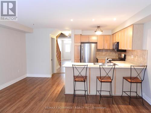 123 - 710 Spring Gardens Road, Burlington, ON - Indoor Photo Showing Kitchen