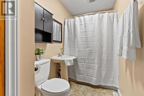 285 Beaver Bank Road, Beaver Bank, NS - Indoor Photo Showing Bathroom