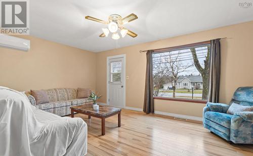 285 Beaver Bank Road, Beaver Bank, NS - Indoor Photo Showing Living Room