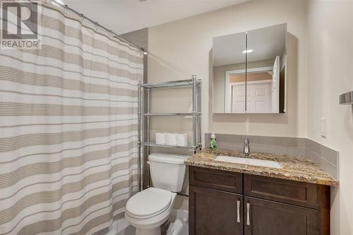 48 Auburn Meadows Boulevard Se, Calgary, AB - Indoor Photo Showing Bathroom