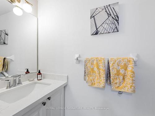 741-5 Everson Dr, Toronto, ON - Indoor Photo Showing Bathroom