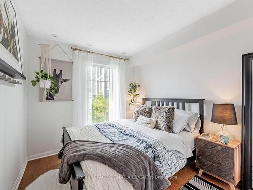 741-5 Everson Dr, Toronto, ON - Indoor Photo Showing Bedroom