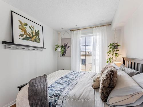 741-5 Everson Dr, Toronto, ON - Indoor Photo Showing Bedroom