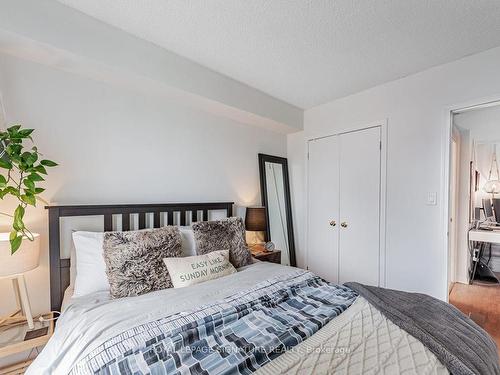 741-5 Everson Dr, Toronto, ON - Indoor Photo Showing Bedroom