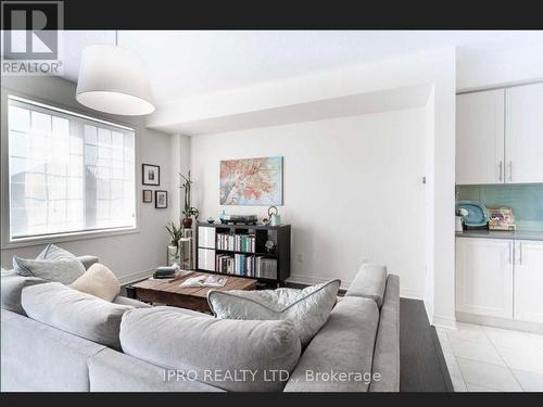 1162 Durno Court, Milton, ON - Indoor Photo Showing Living Room