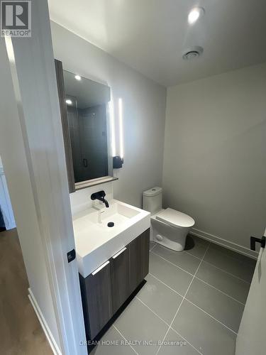 117 Broadway Avenue, Toronto, ON - Indoor Photo Showing Bathroom