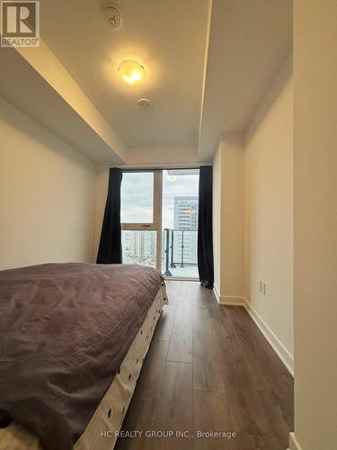 1410 - 105 Oneida Crescent, Richmond Hill, ON - Indoor Photo Showing Bedroom