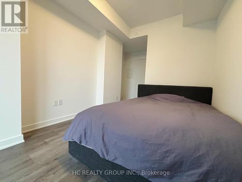 1410 - 105 Oneida Crescent, Richmond Hill, ON - Indoor Photo Showing Bedroom