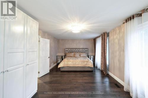 225 Patricia Drive, King, ON - Indoor Photo Showing Bedroom