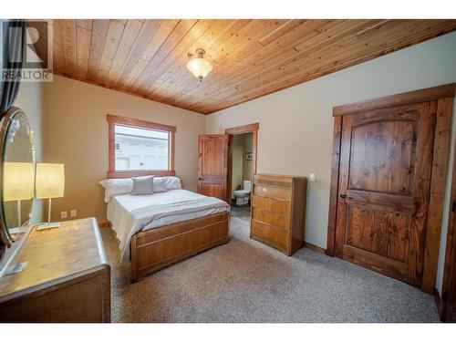 2800 Blackbear Crescent, Kimberley, BC - Indoor Photo Showing Bedroom