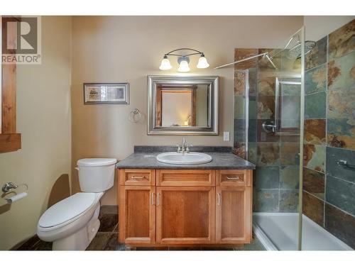 2800 Blackbear Crescent, Kimberley, BC - Indoor Photo Showing Bathroom