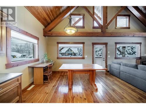 2800 Blackbear Crescent, Kimberley, BC - Indoor Photo Showing Living Room