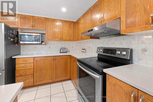 152 Flamborough Way, Ottawa, ON - Indoor Photo Showing Kitchen