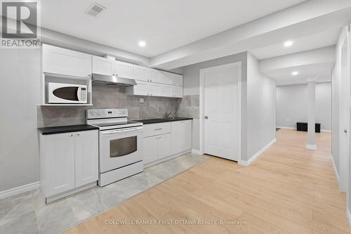 152 Flamborough Way, Ottawa, ON - Indoor Photo Showing Kitchen