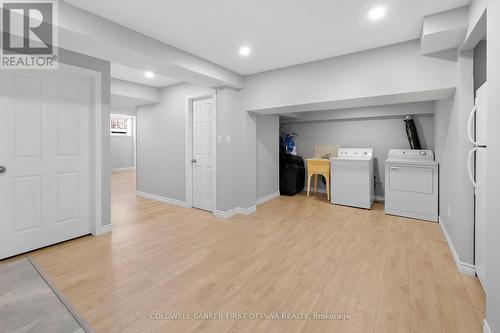 152 Flamborough Way, Ottawa, ON - Indoor Photo Showing Laundry Room