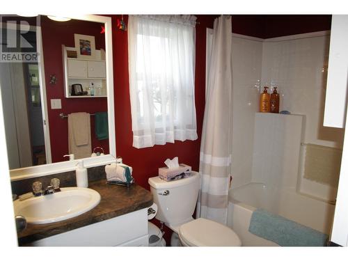 6064 Norman Road, 100 Mile House, BC - Indoor Photo Showing Bathroom