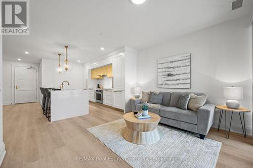 117 - 6523 Wellington Rd 7 Road, Centre Wellington (Elora/Salem), ON - Indoor Photo Showing Living Room