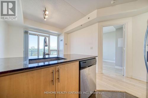 711 - 2756 Old Leslie Street, Toronto, ON - Indoor Photo Showing Kitchen