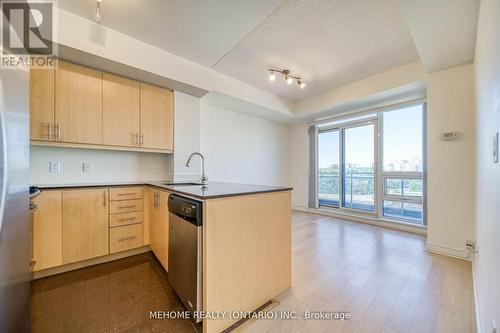 711 - 2756 Old Leslie Street, Toronto, ON - Indoor Photo Showing Kitchen