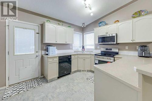 127 Kirkland Close, Red Deer, AB - Indoor Photo Showing Kitchen