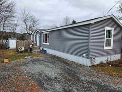 1016 bustin Avenue  Beaver Bank, NS B4E 1K9