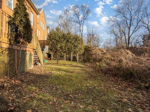 Jardin - 12 Place Le Marronnier, Saint-Lambert, QC - Outdoor With View