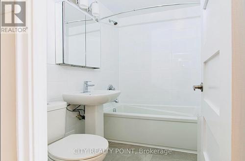 606 - 2 Grandstand Place, Toronto, ON - Indoor Photo Showing Bathroom