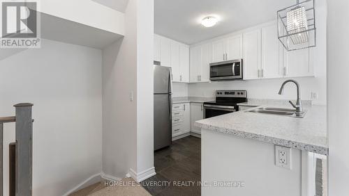 #113 - 77 Diana Avenue, Brantford, ON - Indoor Photo Showing Kitchen With Double Sink With Upgraded Kitchen