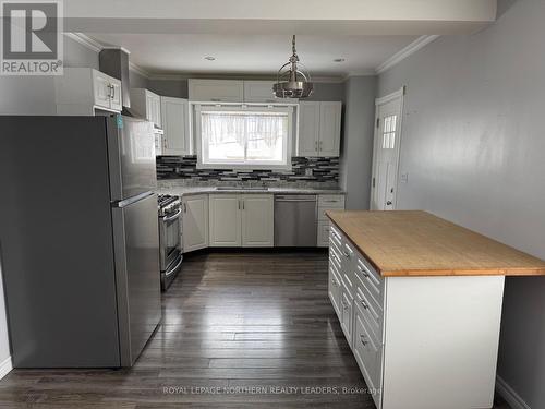 244 Hemlock Street, Timmins (Tne - Hill District), ON - Indoor Photo Showing Kitchen With Upgraded Kitchen