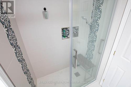 1397 Kitchener Avenue, Ottawa, ON - Indoor Photo Showing Bathroom