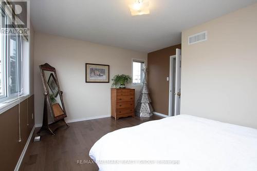 1397 Kitchener Avenue, Ottawa, ON - Indoor Photo Showing Bedroom