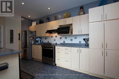 1397 Kitchener Avenue, Ottawa, ON - Indoor Photo Showing Kitchen