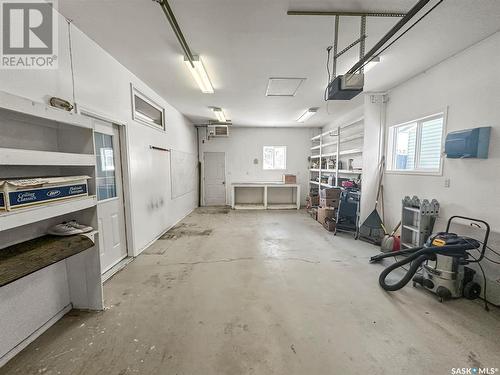 83 Macdonald Crescent, Swift Current, SK - Indoor Photo Showing Garage