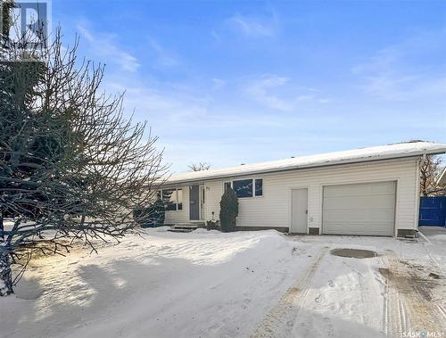 83 Macdonald Crescent, Swift Current, SK - Outdoor