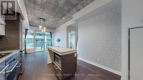 725 - 1030 King Street W, Toronto, ON - Indoor Photo Showing Kitchen