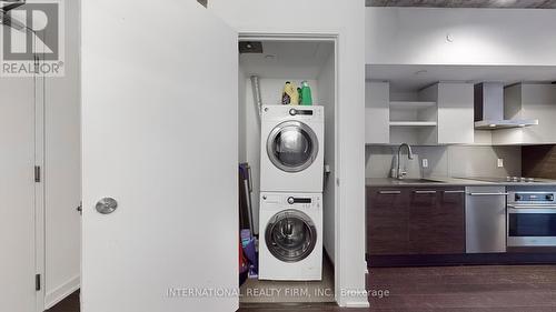 725 - 1030 King Street W, Toronto, ON - Indoor Photo Showing Laundry Room