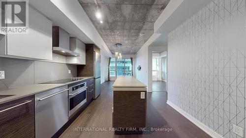 725 - 1030 King Street W, Toronto, ON - Indoor Photo Showing Kitchen