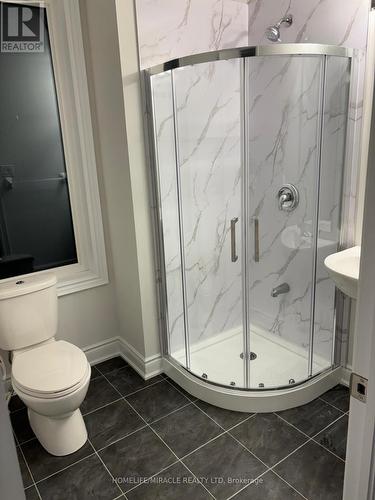 367 Tennant Circle, Vaughan, ON - Indoor Photo Showing Bathroom