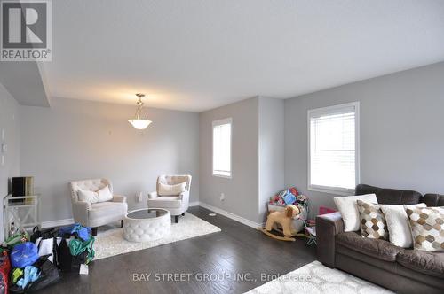 5 - 265 Ellen Davidson Drive, Oakville, ON - Indoor Photo Showing Living Room