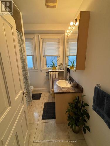 #2 - 79 Rosemount Avenue, Toronto, ON - Indoor Photo Showing Bathroom