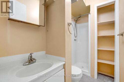 518 Clarence Street E, Ottawa, ON - Indoor Photo Showing Bathroom