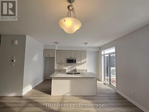 748 Lurgan Way, Ottawa, ON - Indoor Photo Showing Kitchen