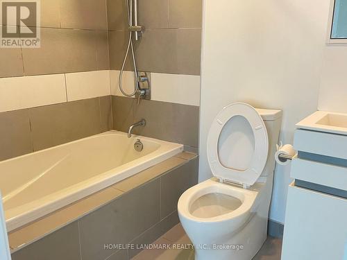 4805 - 197 Yonge Street, Toronto, ON - Indoor Photo Showing Bathroom