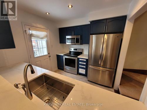 712 Shortreed Crescent, Milton, ON - Indoor Photo Showing Kitchen