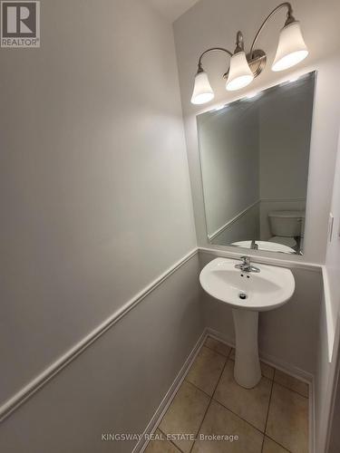 712 Shortreed Crescent, Milton, ON - Indoor Photo Showing Bathroom