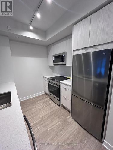 1602 - 4130 Parkside Village Drive, Mississauga, ON - Indoor Photo Showing Kitchen